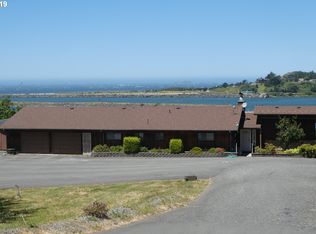 30016 Riverview Dr, Gold Beach, OR 97444