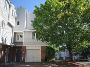 31 Brinley Way, Newington, CT 06111