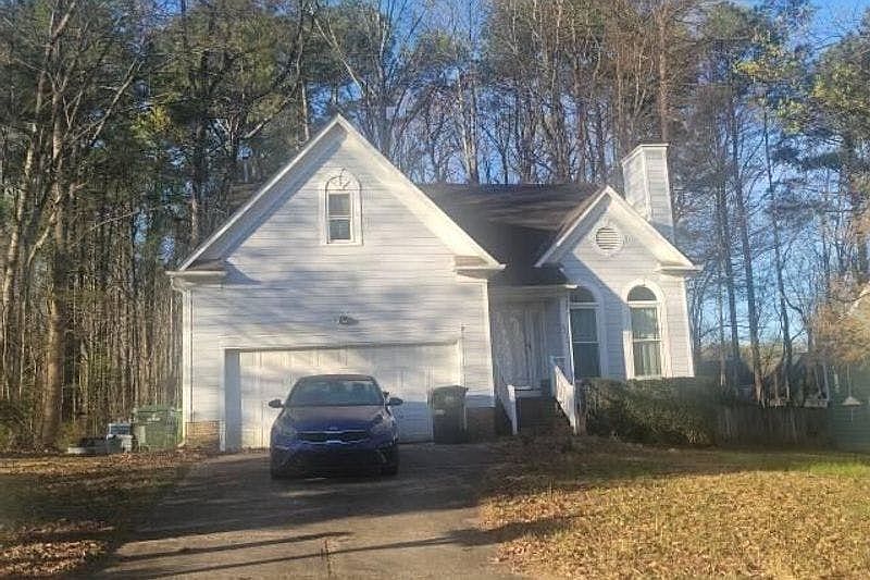 1st image of 6213 Leesburg Ln