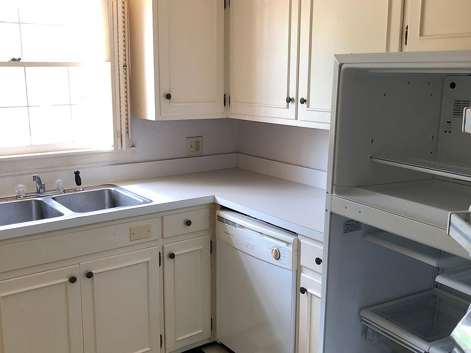 2nd image of 3951 Bellemeade Ave