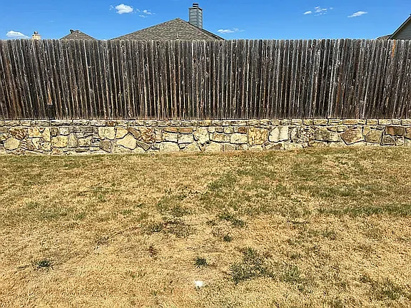 3 bed, 1376 sqft, $2,200 — Photo 4