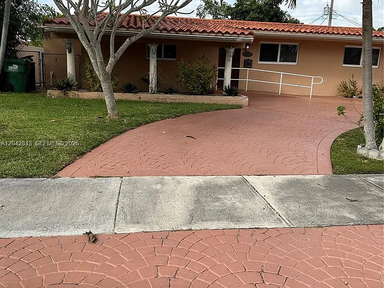7931 SW 13th Ter — Photo 1