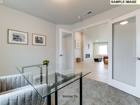 4th image of 211 SW Sparrow St