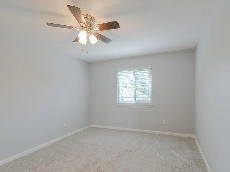 8319 Columbia Falls Dr — Photo 12