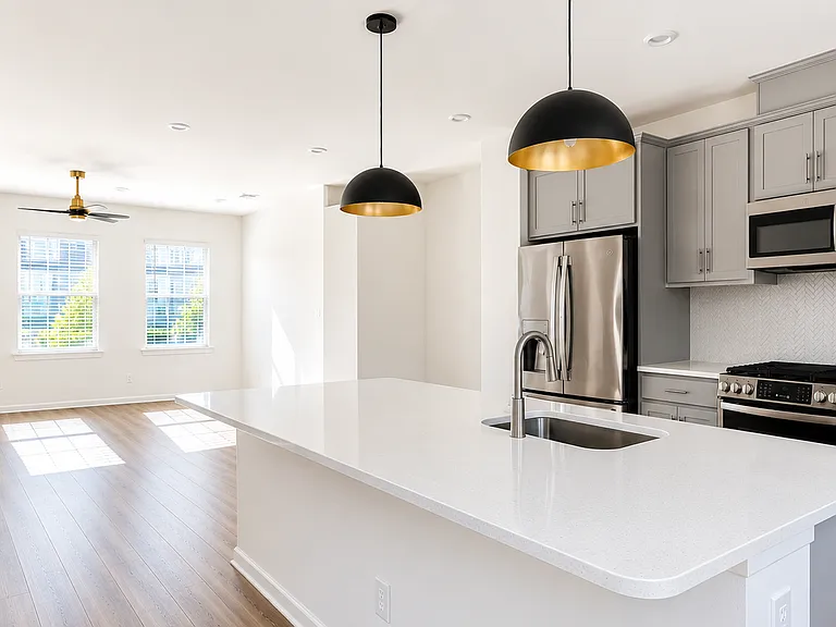 430 Rowe Way — Photo 10
