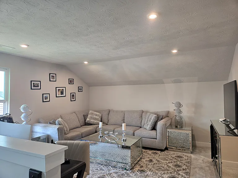 2056 Codaz Way — Photo 12
