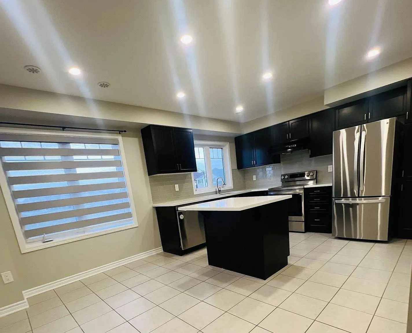 4 bed, $2,950 — Photo 4