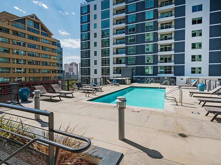 425 W Beech St #535 — Photo 48