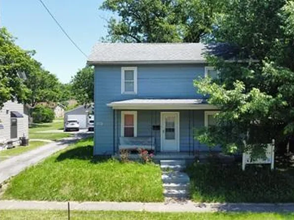 222 S Market St, East Palestine, OH 44413
