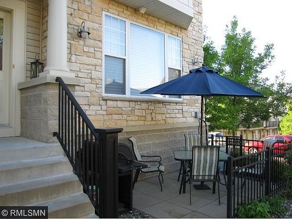 Big patio with room for table/chairs and grill
