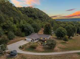 2352 Long View Ln, Harpers Ferry, IA 52146