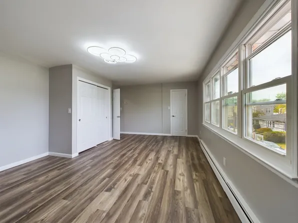 10 East View Court image 8 of 20