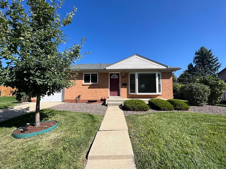 1365 Lucille Ct — Photo 3