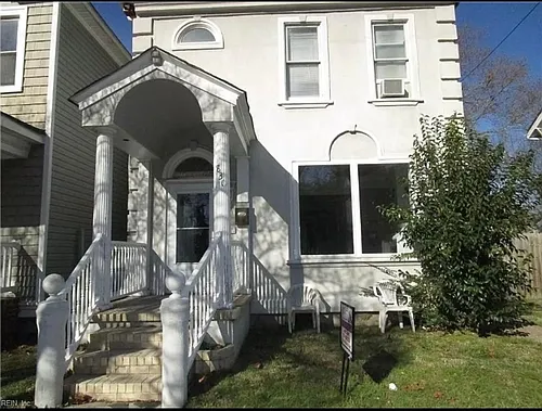 830 Lexington St Photo 1