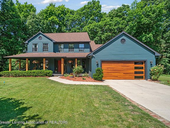 2nd image of 3496 Honeywood Ln