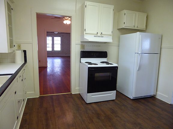 2nd image of 514 Ochiltree St