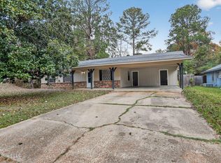 5742 Wildflower Dr, Jackson, MS 39209