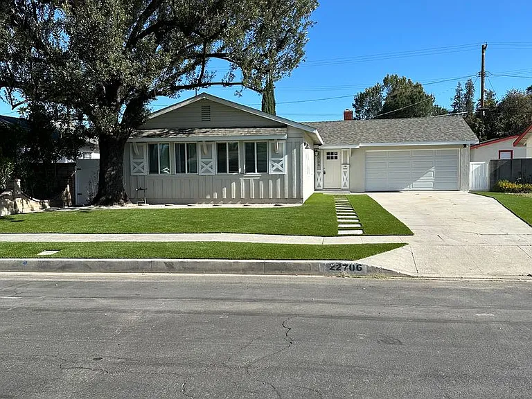 22706 Cantlay St — Photo 1