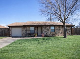 111 Candlestick Dr, Graham, TX 76450