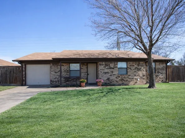 111 Candlestick Dr, Graham, TX 76450