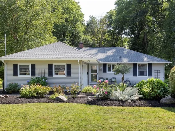 82 Highland Ave, Orchard Park, NY 14127