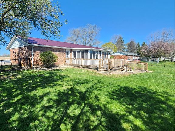 3rd image of 1262 Surface Rd
