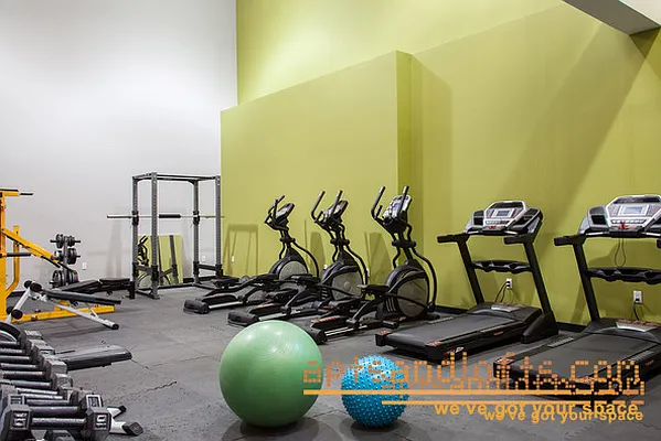 Rented by aptsandlofts.com | media 44