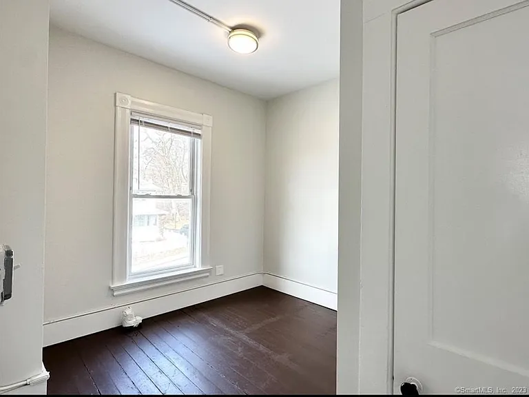 49 Chestnut St #4 — Photo 7