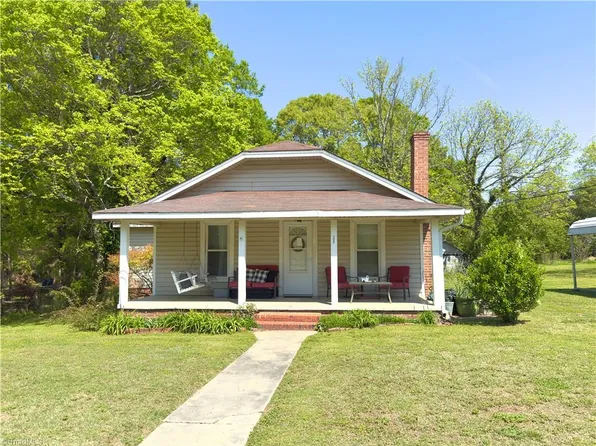 146 W Patterson Ave, Liberty, NC 27298