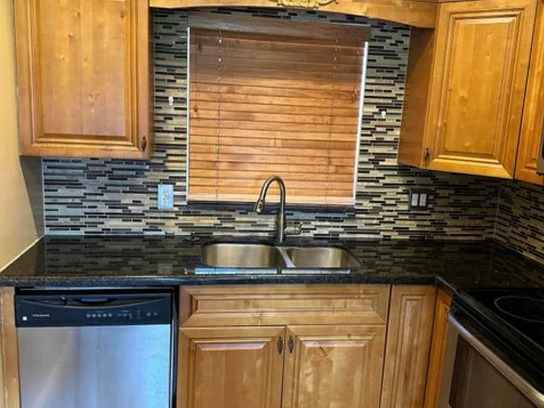 2600 Greenwood Ter #204 — Photo 3