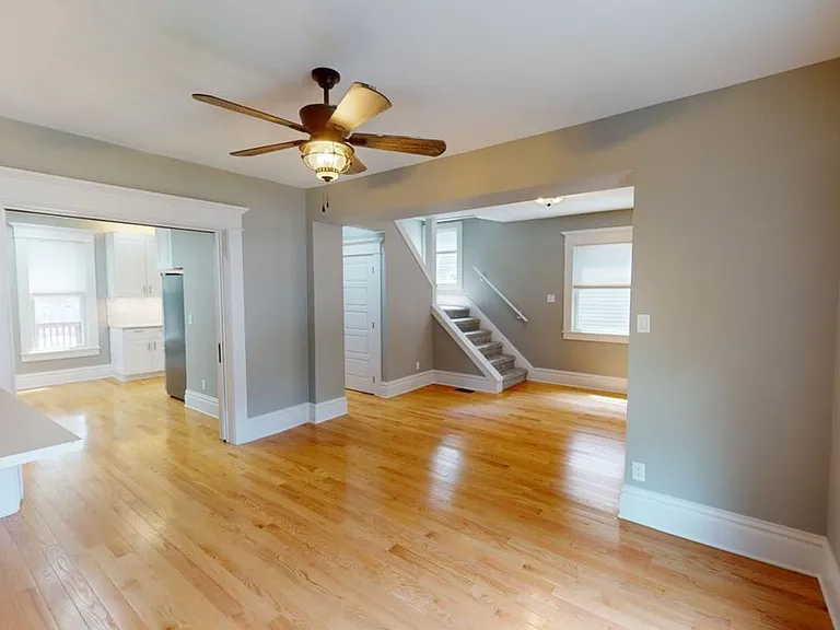1348 Summit St — Photo 6
