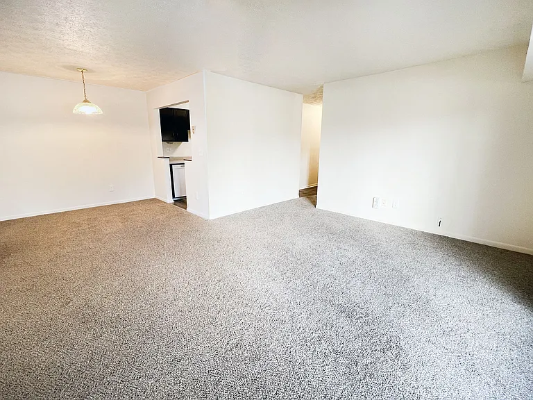 Four Worlds Apartments — Photo 54