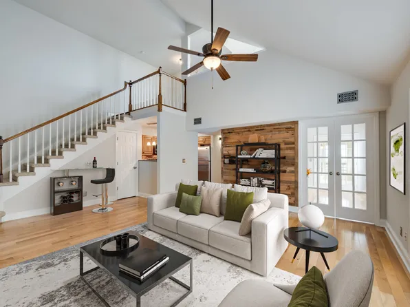 935 Russell St APT 6, Nashville, TN 37206