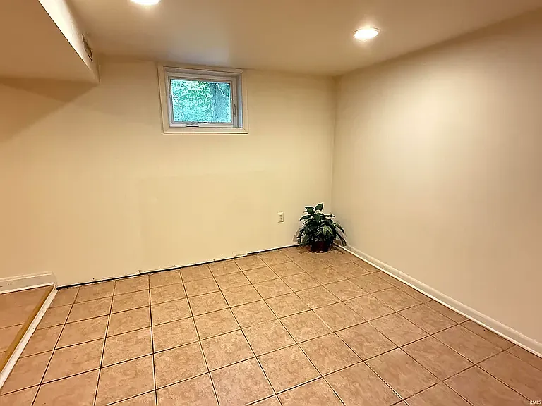 514 S Eastside Dr — Photo 17