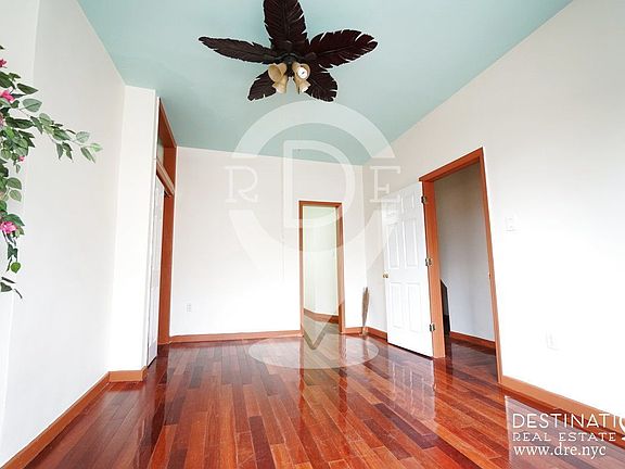 2nd image of 1035 40th St #2
