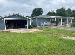 639 Ashlock Rd, Celina, TN 38551