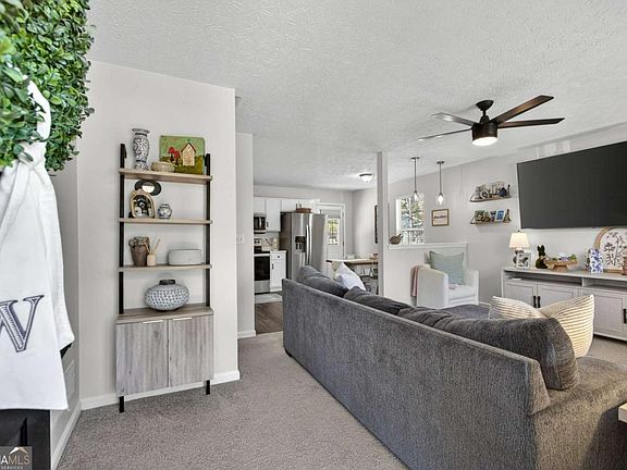 5th image of 389 Rustin Dr