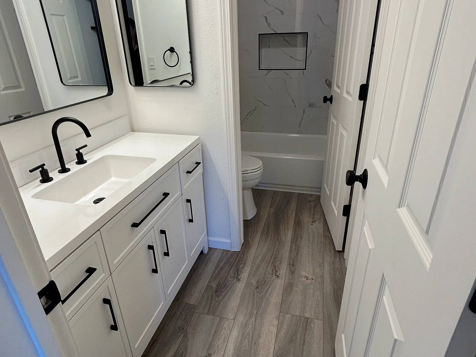 2 bed, 879 sqft, $3,200 — Photo 4