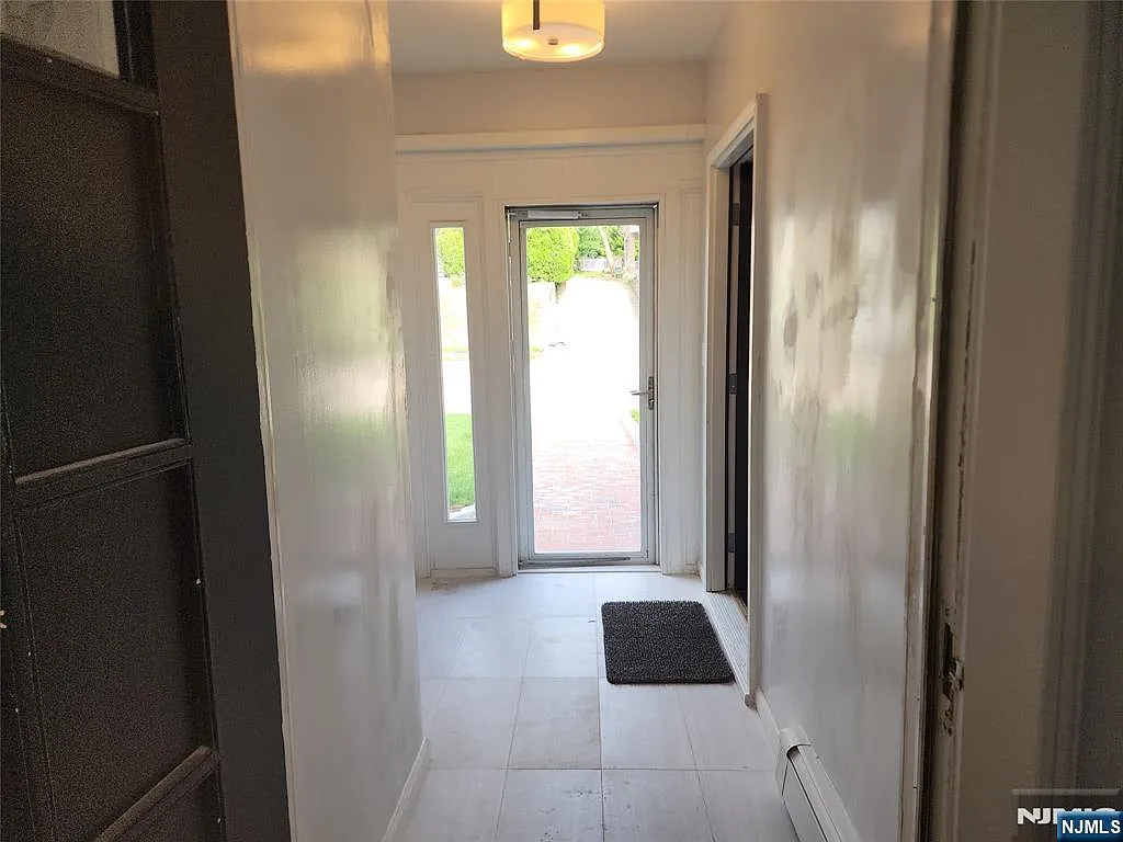 2 bed, 2.0 bath, $2,775 — Photo 2