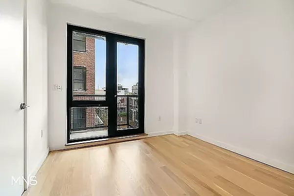 583 Lorimer St #3R — Photo 8