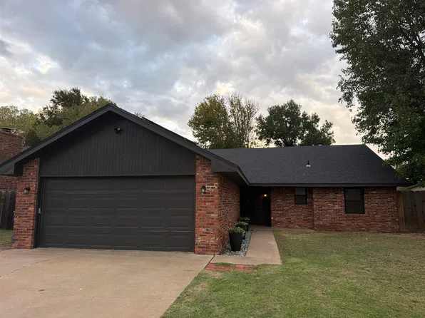 2729 Constitution Ave, Enid, OK 73703