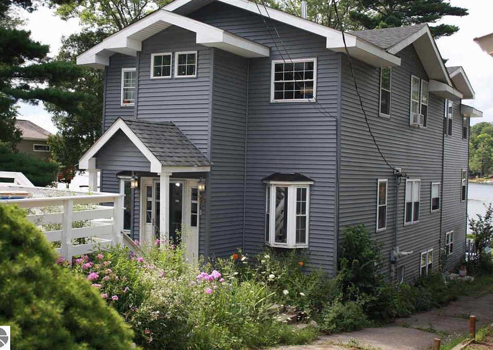 1st image of 6064 Waterfront Dr