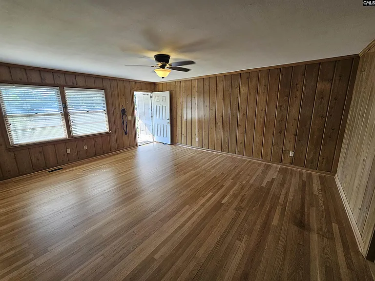 1509 Brennen Rd — Photo 4