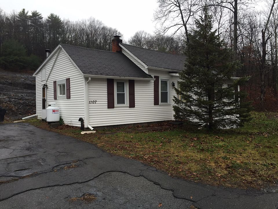 2nd image of 1107 Main St