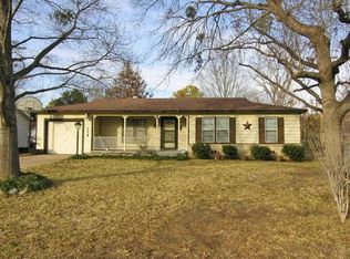 116 Oak Dr W, Hurst, TX 76053