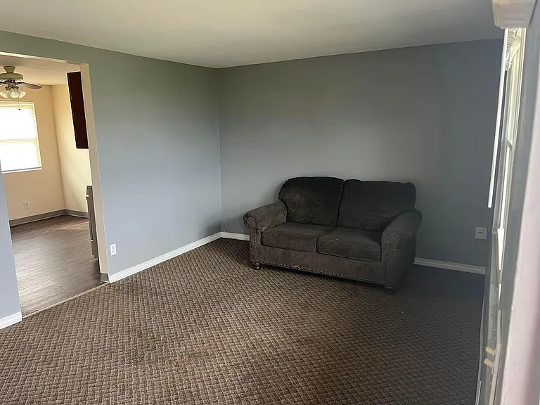 98 Buckeye Cir — Photo 3
