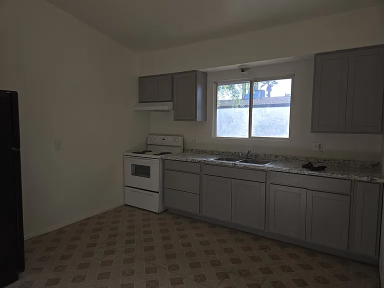 2108 W Heatherbrae Dr #10 — Photo 1