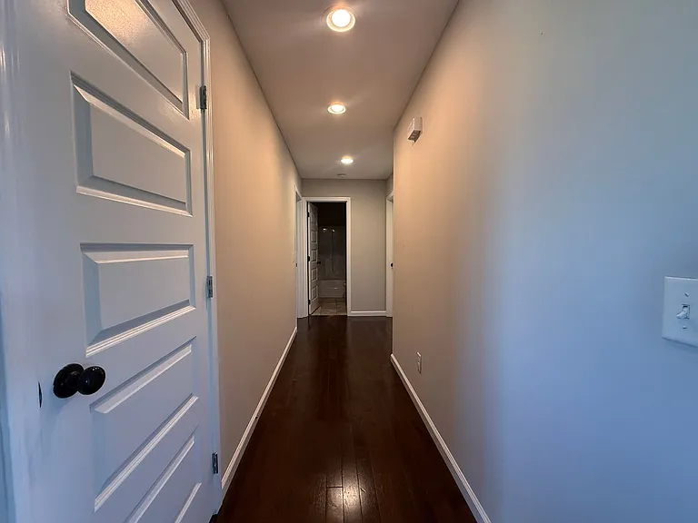 505 Holladay Rd — Photo 11