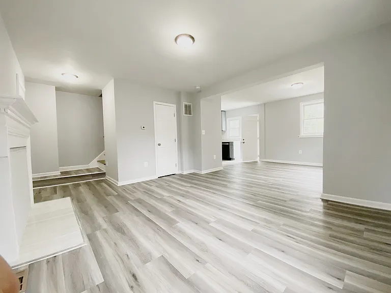 1536 Douglas St NE — Photo 5
