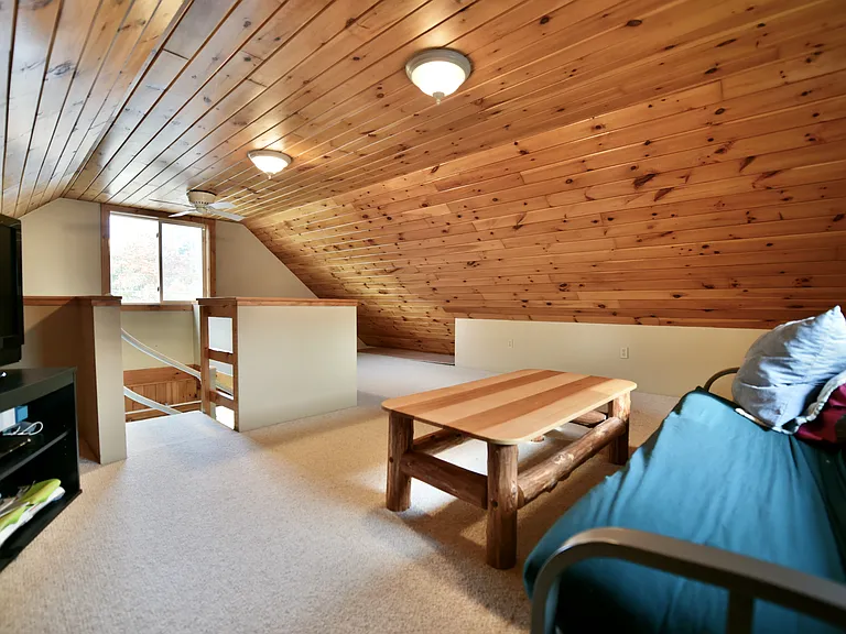 103 Wendell Ave — Photo 2
